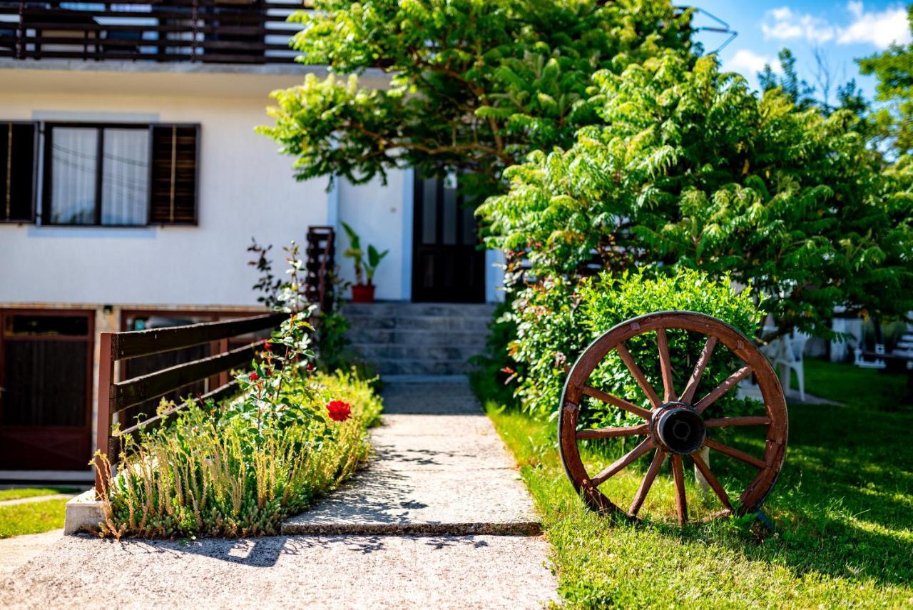 Apartments Fuma Otočac Dış mekan fotoğraf